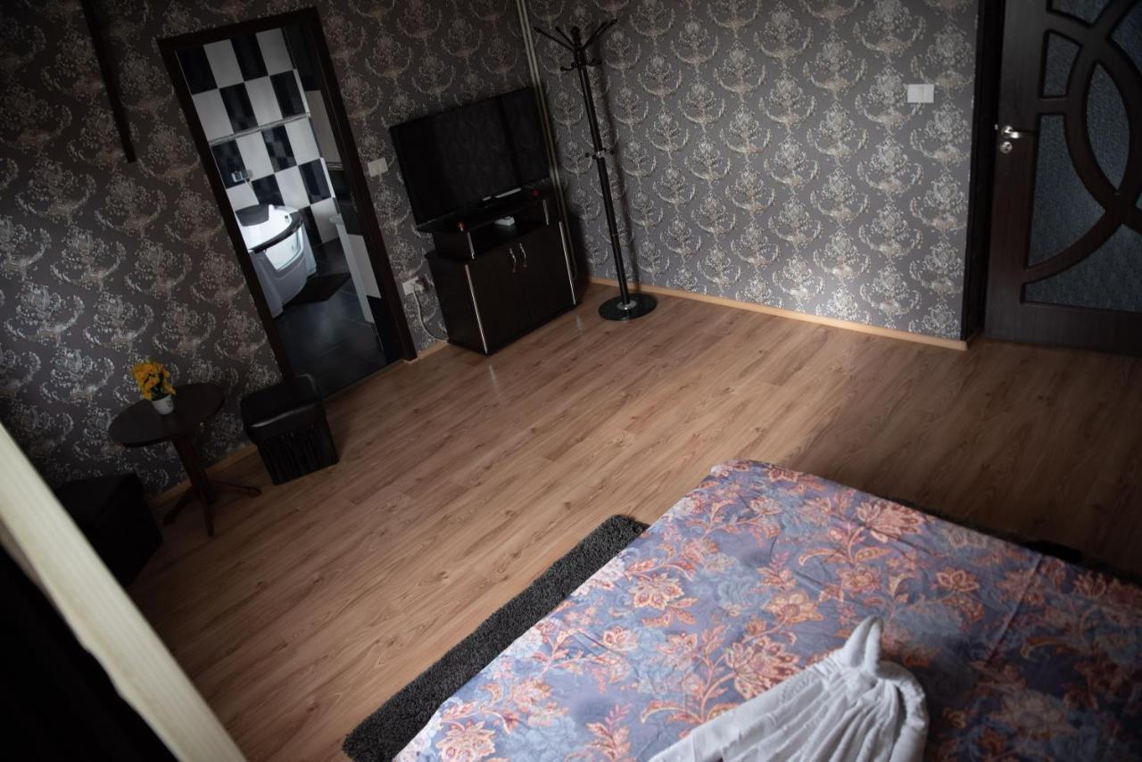 Отель Casa Robi Pestisani Экстерьер фото