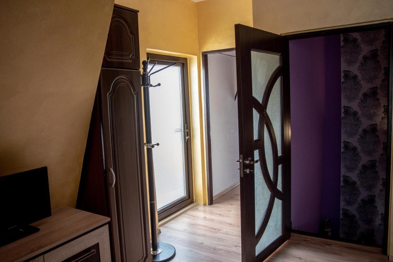 Отель Casa Robi Pestisani Экстерьер фото