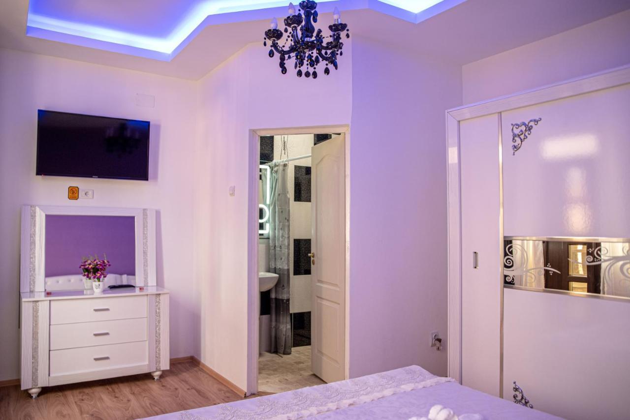Отель Casa Robi Pestisani Экстерьер фото