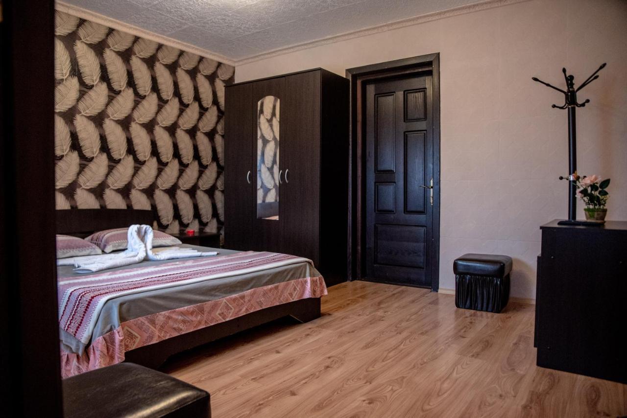 Отель Casa Robi Pestisani Экстерьер фото